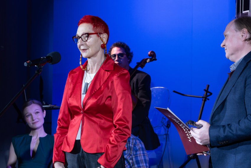 „VELIKA KNJIGA“ RADMILI MEČANIN