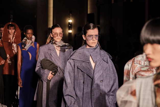 ROKSANDA ILINČIĆ × HYPERLIGHT OPTICS®: KADA MODA SUSREĆE NAUKU